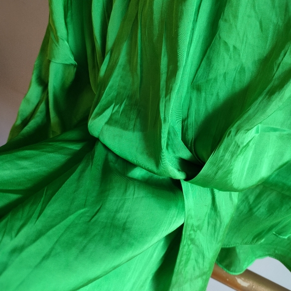 ⭐Outfits by Simo⭐ Zara Satin Top - Picture 5 of 9